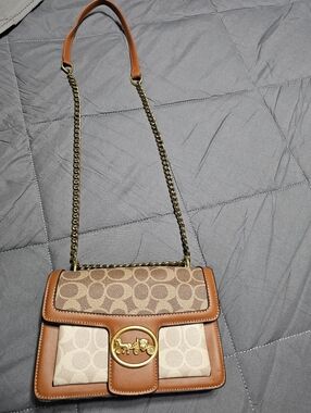 New,Never Used, Brown Cream & Gold Coach Purse W/Chain Like Handle. Super Cute!